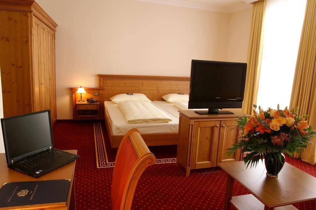 Hotel & Gaststaette Zum Erdinger Weissbraeu Мюнхен Экстерьер фото